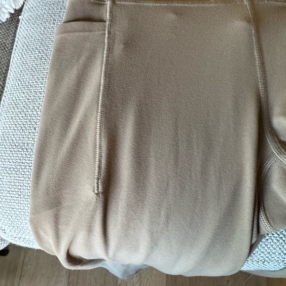 Athleta Salutation Stash High Rise 7/8 Legging - Picture 3 of 11